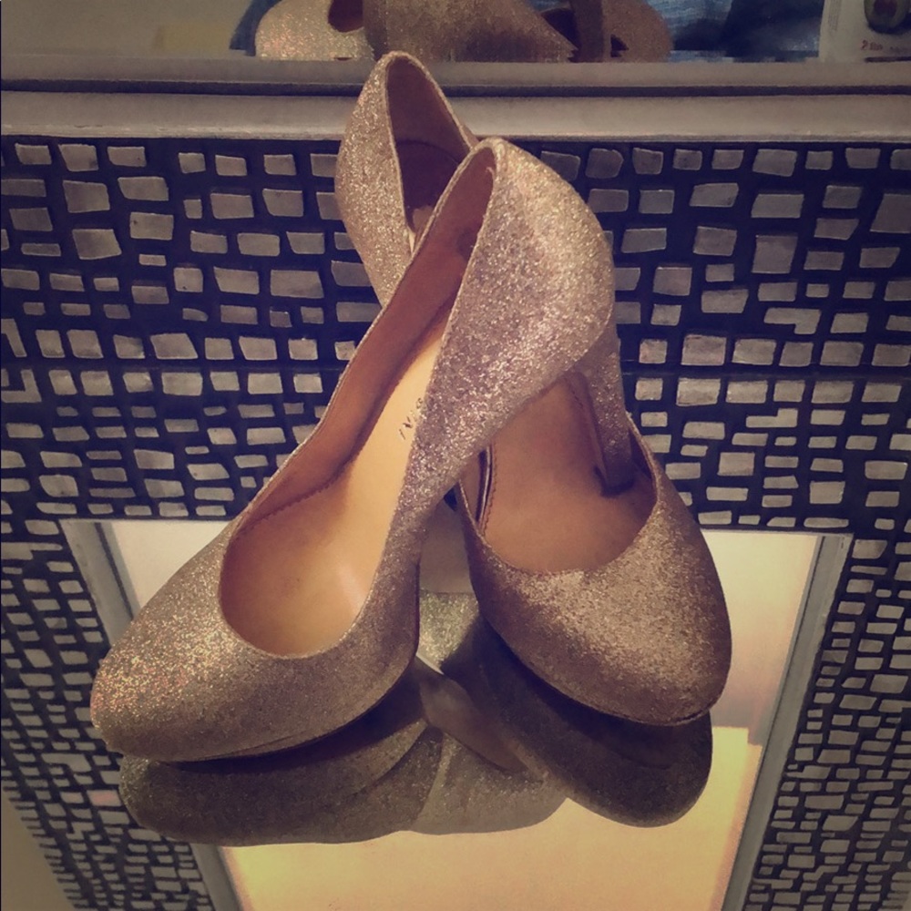 Gianni Bini GOLD Heels
